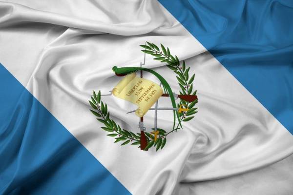 <i>Por categorías, los mayores incrementos mensuales se observaron en productos básicos como la carne fresca de res, el tomate, el café y el pan. Foto de istock</i>