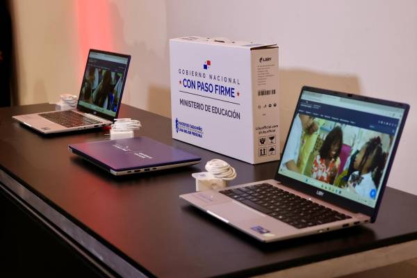 <i>Con 16 GB de memoria RAM, gráficos Intel Arc y batería de larga duración, estos equipos permiten editar videos, diseñar recursos y ejecutar múltiples aplicaciones simultáneamente durante la jornada laboral. Foto de cortesía</i>