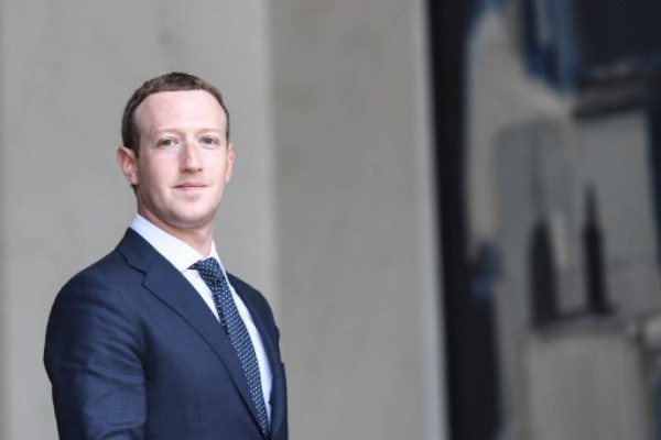 ¿Zuckerberg será obligado a dejar la dirección de Facebook?