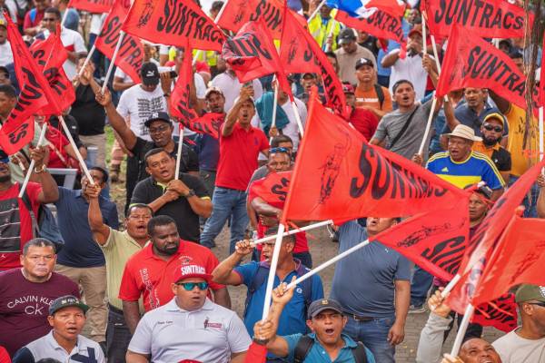 El tema de las manifestaciones sindicales ha creado mucha incertidumbre en el panameño, dificultando la movilización y repercutiendo en el sector comercio. Foto cortesía