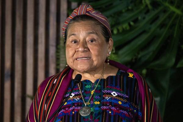 La Premio Nobel de la Paz, Rigoberta Menchú, habla en la inauguración de la segunda edición de 'Expo Sostenible 2026' en Santo Domingo (República Dominicana). EFE/ Orlando Barría