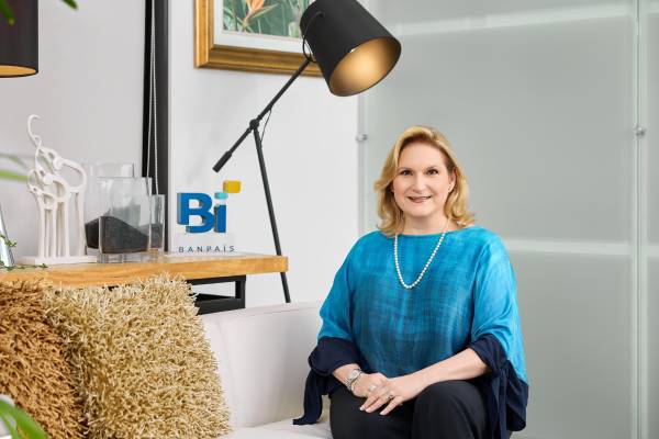 <i>“Con el tiempo, descubrimos que cada desafío nos permite crecer y responder con mayor sabiduría, equilibrio y visión”, afirma María del Rosario SelmanHousein, presidenta ejecutiva de Banpaís. (Foto: Cortesía)</i>