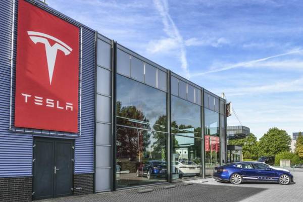 Tesla señaló que solo en el año fiscal anterior, realizó aproximadamente US$10.000 millones en gastos de capital. Foto de Sjo / Getty Images