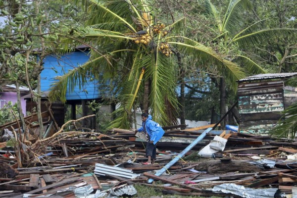 Eta avanza por Nicaragua , donde deja tres muertos