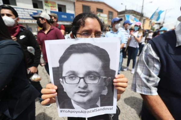 Guatemala a las puertas de una crisis por destitución del fiscal Juan Francisco Sandoval
