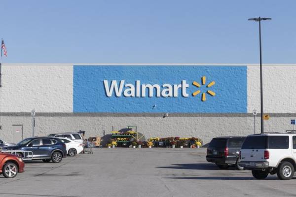 Investigan a Walmart y Hugo Boss por acusaciones de trabajo forzoso