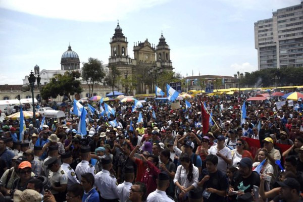 Guatemala: Protestas anticorrupción marcan festejos de independencia