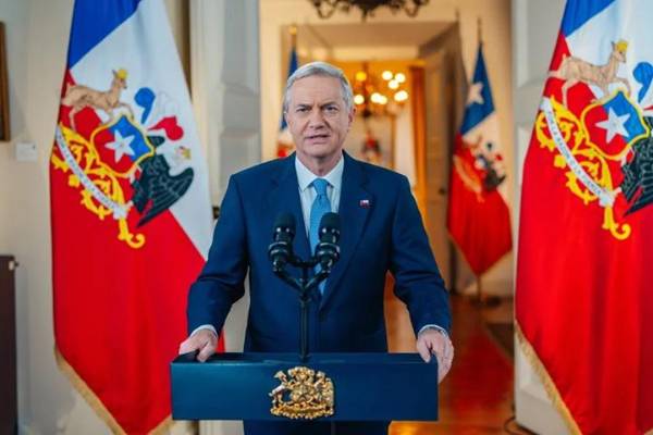 <i>Hoy comienza una nueva etapa, un enorme desafío y lo hacemos para recuperar ese lugar que tuvimos y fuimos reconocidos a nivel mundial de ser el país de Latinoamérica más seguro, dijo el mandatario. (Foto: EFE)</i>