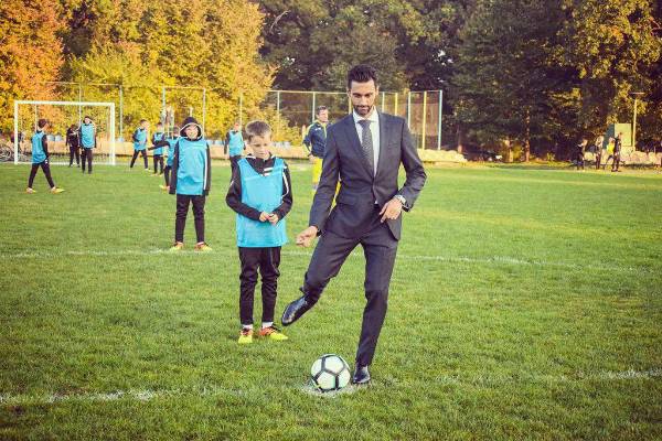 <i>Álvaro Arbeloa dirigía al Castilla desde junio de 2025, tomando el relevo de Raúl González, y toda su carrera como técnico se ha desarrollado en la cantera madridista, donde comenzó en la temporada 2020/2021 dirigiendo al Infantil A, en la que se proclamó campeón de liga. Foto de cortesía</i>