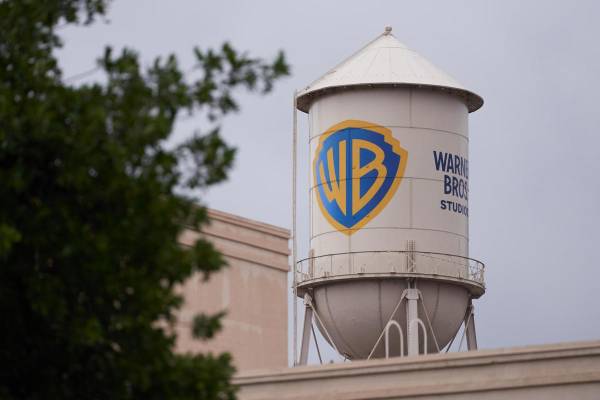 <i>El esperado anuncio de la división del conglomerado llega después de meses de reestructuración en la empresa con este fin, tres años después de la fusión entre la entonces Warner Media y Discovery. Fotografía de archivo. EFE/EPA/ALLISON DINNER</i>