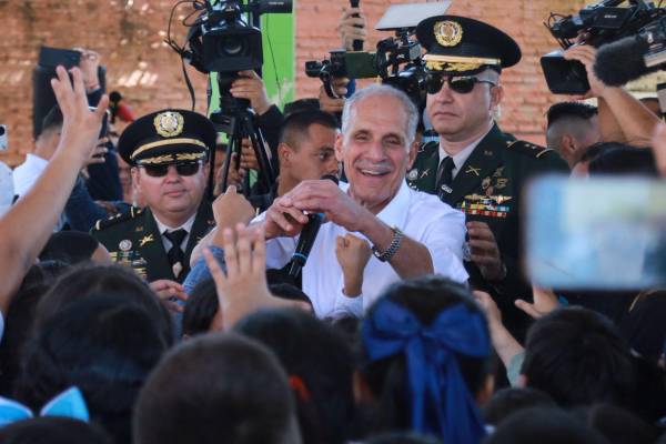 <i>Nasry Asfura se comprometió, además, a hacer lo mejor por Honduras y reiteró su promesa de realizar una Administración con transparencia que traduzca la honestidad en bienestar directo para la población. Foto de cortesía</i>