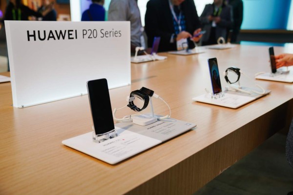 HUAWEI nova 4, el smartphone con cámara frontal dentro de la pantalla