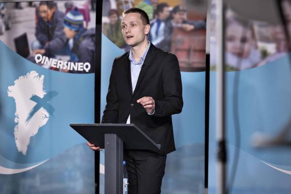 <i>FOTO ARCHIVO. El presidente de Groenlandia, Jens-Frederik Nielsen, dijo este martes que si este territorio autónomo danés tiene que escoger ahora mismo entre Dinamarca y Estados Unidos, que ha amenazado con hacerse con esta isla ártica por motivos de seguridad nacional, elegiría seguir en el país nórdico. FOTO EFE/EPA/Christian Klindt Soelbeck.</i>