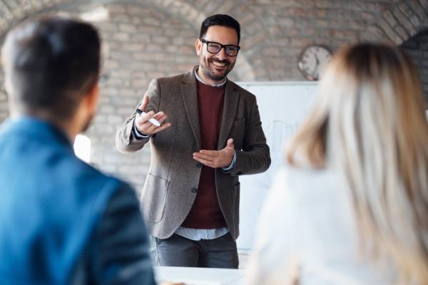 <i>Un buen jefe necesita dos modos: liderazgo para avanzar y gestión para cumplir. (Foto: Shutterstock)</i>