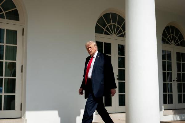 El presidente de Estados Unidos, Donald Trump, aseguró que hay un 50 % de posibilidades, o menos de lograr un pacto comercial con la Unión Europea. Foto cortesía
