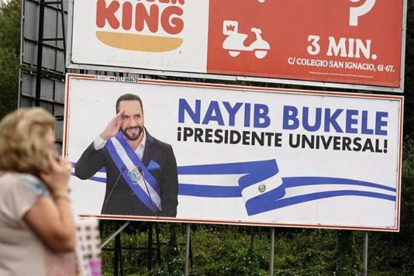 <i>No se trata de una campaña del Gobierno de El Salvador ni de una acción promovida por un partido político español. Es una iniciativa privada, financiada por un publicista. (Foto: EFE)</i>
