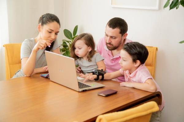 La iniciativa ampliará el acceso a tecnologías de telecomunicaciones seguras y de alta calidad en toda la región. Foto de iStock