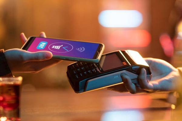 <i>La evolución de los pagos digitales en América Latina ha dejado atrás el debate sobre la adopción del comercio electrónico para dar paso a una nueva etapa centrada en la eficiencia operativa y la expansión internacional. Foto de iStock</i>