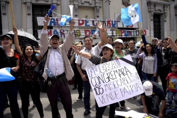 Guatemala: Manifestaciones por reformas que blindan a políticos