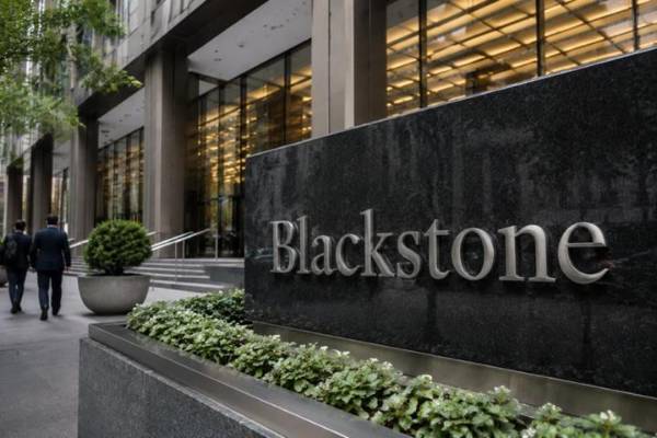 La reacción positiva de la acción de Blackstone, de la jornada de hoy, indica que los inversionistas distinguen entre un problema de solvencia y un mecanismo diseñado precisamente para evitarlo. (Foto: Archivo)