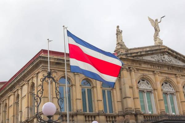 <i>Costa Rica entró a la lista de paraísos fiscales de la Unión Europea en febrero de 2023. FOTO DmitriyBurlakov / Getty Images</i>