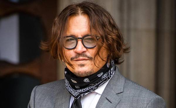 Johnny Depp resurge y dirigirá una película