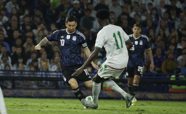 <i>Los contratos de la AFA expresamente estipulaban que Messi debía participar por al menos 30 minutos en cada partido, salvo en casos de lesión, enfermedad o fuerza mayor, sostuvo la promotora. Foto de cortesía</i>