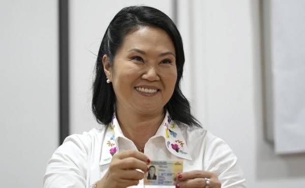 <i>Fotografía de archivo del 7 de junio de 2026 de Keiko Fujimori en Lima (Perú). El escrutinio de la segunda vuelta de las elecciones presidenciales de Perú concluyó este lunes y confirmó el triunfo de Fujimori sobre Roberto Sánchez por una estrecha diferencia de 49.641 votos. EFE/ John Reyes /ARCHIVO</i>