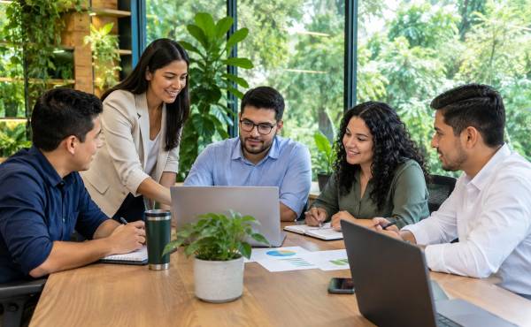 <i>En el ámbito corporativo, la realización de actividades empresariales en este tipo de entornos de montaña genera beneficios directos para los equipos de trabajo. Foto de iStock</i>