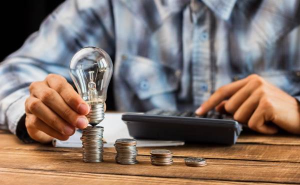 <i>De acuerdo con GBM, el resultado fue una reducción de 25 % en la factura energética y la eliminación del denominado consumo vampiro nocturno. Foto de iStock</i>