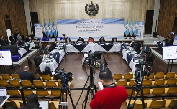 La Comisión de Postulación presenta la nómina de candidatos a fiscal general de Guatemala y Jefe del Ministerio Público para el período 2026-2030, este viernes, en Ciudad de Guatemala (Guatemala). EFE/ Mariano Macz