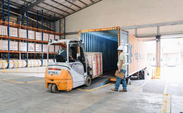 El 60 % de las mercancías almacenadas y distribuidas por la compañía proviene de Asia. Foto cortesía