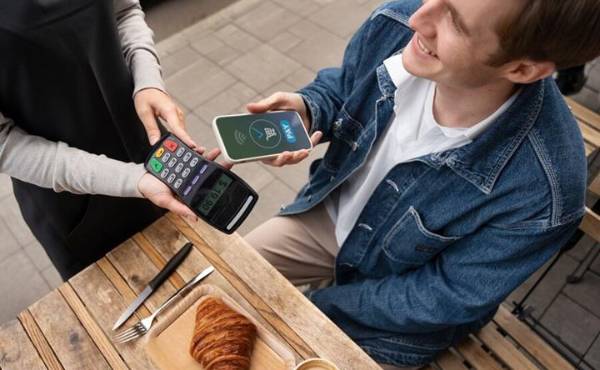 Para bancos, fintech y empresas de consumo, el desafío dejó de ser captar clientes jóvenes cuando ingresan al mercado laboral: ahora la oportunidad consiste en acompañarlos mientras forman sus primeros hábitos financieros. (Foto: Archivo)