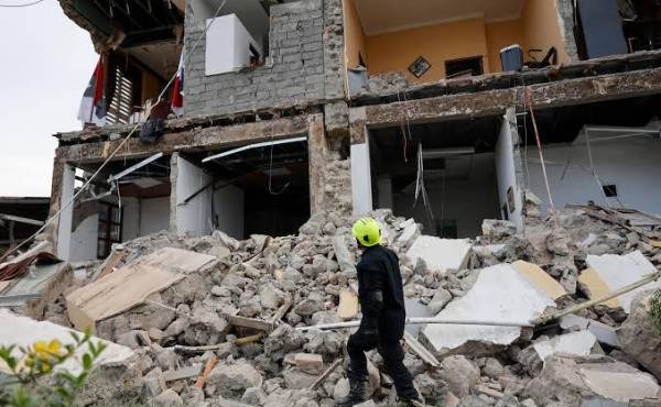 <i>El Gobierno de Panamá planea construir al menos 2.700 casas destinadas a los damnificados por el terremoto de magnitud 7,7 ocurrido el pasado 9 de octubre. Foto de EFE</i>