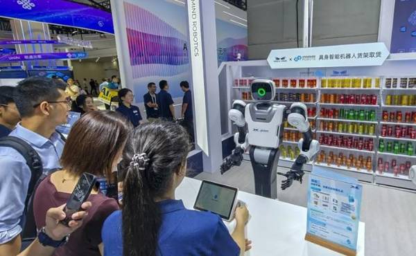 <b>La ONU advirtió de una transición que abre la puerta a una nueva generación de agentes digitales con autonomía operativa y a una potencial fuerza laboral digital con implicaciones sociales aún difíciles de dimensionar. (Foto: EFE)</b>