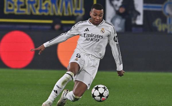 <i>Kylian Mbappé, delantero francés del Real Madrid, reivindicó su candidatura al Balón de Oro de 2026, cuyo ganador se conocerá el 26 de octubre. EFE/EPA/MICHELE MARAVIGLIA</i>