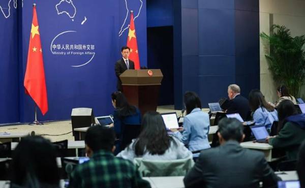 El presidente de EE.UU. hab+ia advertido este fin de semana que si Pekín envía armas a Irán, sufrirá consecuencia en materia de aplicación de aranceles a sus productos. (Foto: EFE)