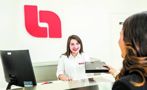 La seguridad es un componente esencial de la experiencia de servicio, por lo cual, invierten permanentemente en tecnología, controles, ciberseguridad y educación financiera.