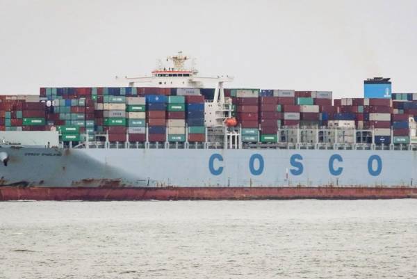 <i>Cosco arguye que los poderes de veto dentro del consorcio son necesarios para poder bloquear cualquier decisión que pueda ser contraria a los intereses de China. FOTO EFE</i>