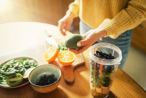 <i>Para los autores, estos hallazgos subrayan la necesidad urgente de integrar la atención y prevención de los trastornos alimentarios en los sistemas de salud pública a nivel mundial. Vasil Dimitrov / Getty Images/iStockphoto</i>