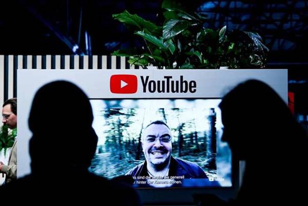 El 30% de los usuarios que consumen pódcasts lo hacen principalmente en video. (Foto: EFE)