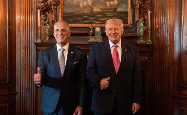 <i>El presidente estadounidense, Donald Trump, declaró que él y su homólogo hondureño, Nasry Asfura, hablaron sobre comercio e inversión. Foto de cortesía</i>