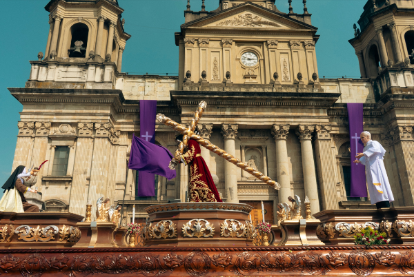 <i>Desde lo colorido y espiritual que caracteriza la Semana Santa en la Ciudad y Antigua Guatemala, hasta la majestuosidad de las playas o la riqueza natural de Petén, Guatemala ofrece opciones para todos los estilos. Foto de cortesía </i>