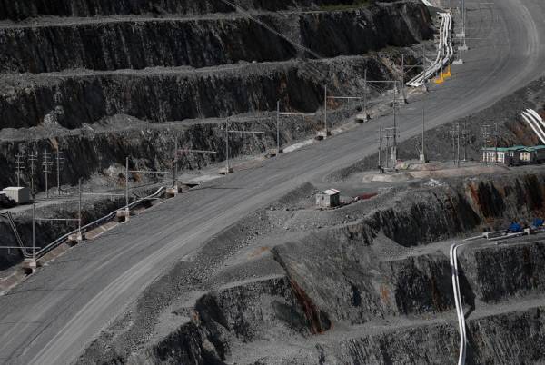 <i>Vista de la mina de cobre panameña de Canadian First Quantum en Donoso, Panamá, el 11 de enero de 2024. Después de que la Corte Suprema de Panamá declaró inconstitucional el contrato minero, provocando múltiples protestas en el país, First Quantum comienza un cierre ordenado de sus operaciones en Panamá. FOTO Roberto CISNEROS/AFP</i>