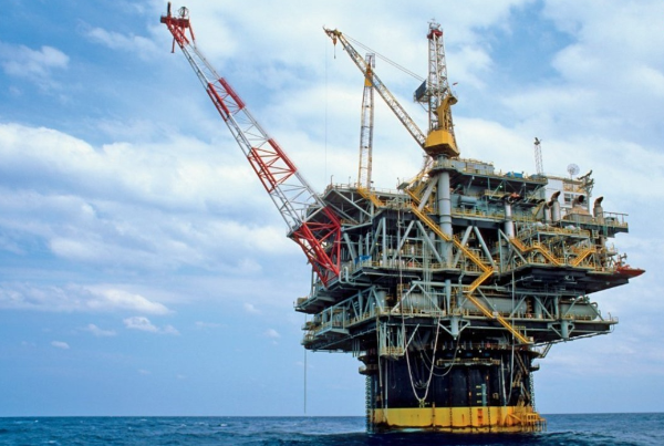 <i>Las compañías aumentarone sus beneficios, por encima de las previsiones de Wall Street, al beneficiarse del aumento en los márgenes de refino y la alta demanda global de combustibles como el diésel. Foto de cortesía</i>