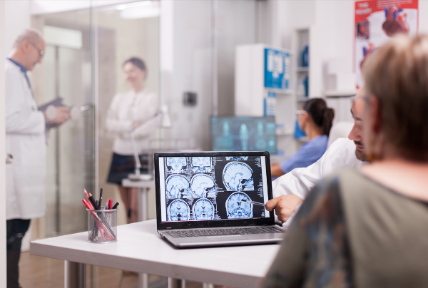 <i>Los investigadores desarrollaron y evaluaron modelos de IA diseñados para ayudar a identificar patrones relacionados con la biología tumoral. Foto de cortesía</i>