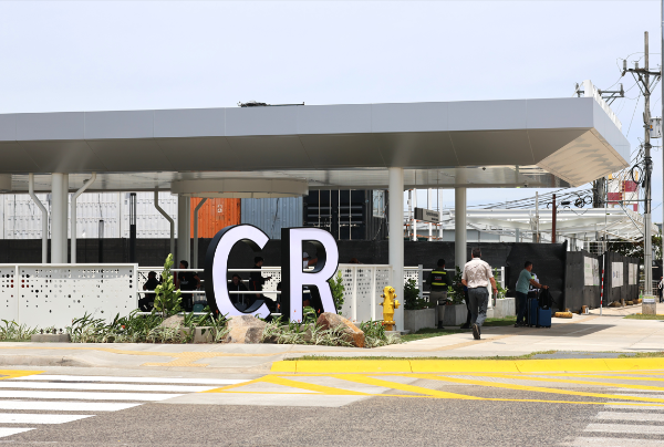 <i>Se busca responder al crecimiento sostenido del tráfico aéreo, fortaleciendo la capacidad operativa y elevando los estándares de atención para los pasajeros que ingresan a Costa Rica. Foto de cortesía</i>