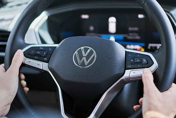 <i>Volkswagen planea reducir sus costos en un 20% en todas sus marcas para finales de 2028. Foto de cortesía</i>