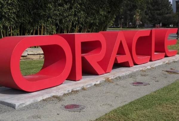 ● La carrera por la infraestructura de IA ya está reordenando el empleo en Big Tech (Foto: EFE)