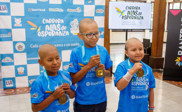 <i>La Fundación Erick Quiroa trabaja para cumplir los sueños de niños con cáncer, creando momentos de alegría y solidaridad que fortalecen emocionalmente a los pequeños y a sus familias durante su proceso de tratamiento. Foto de cortesía</i>